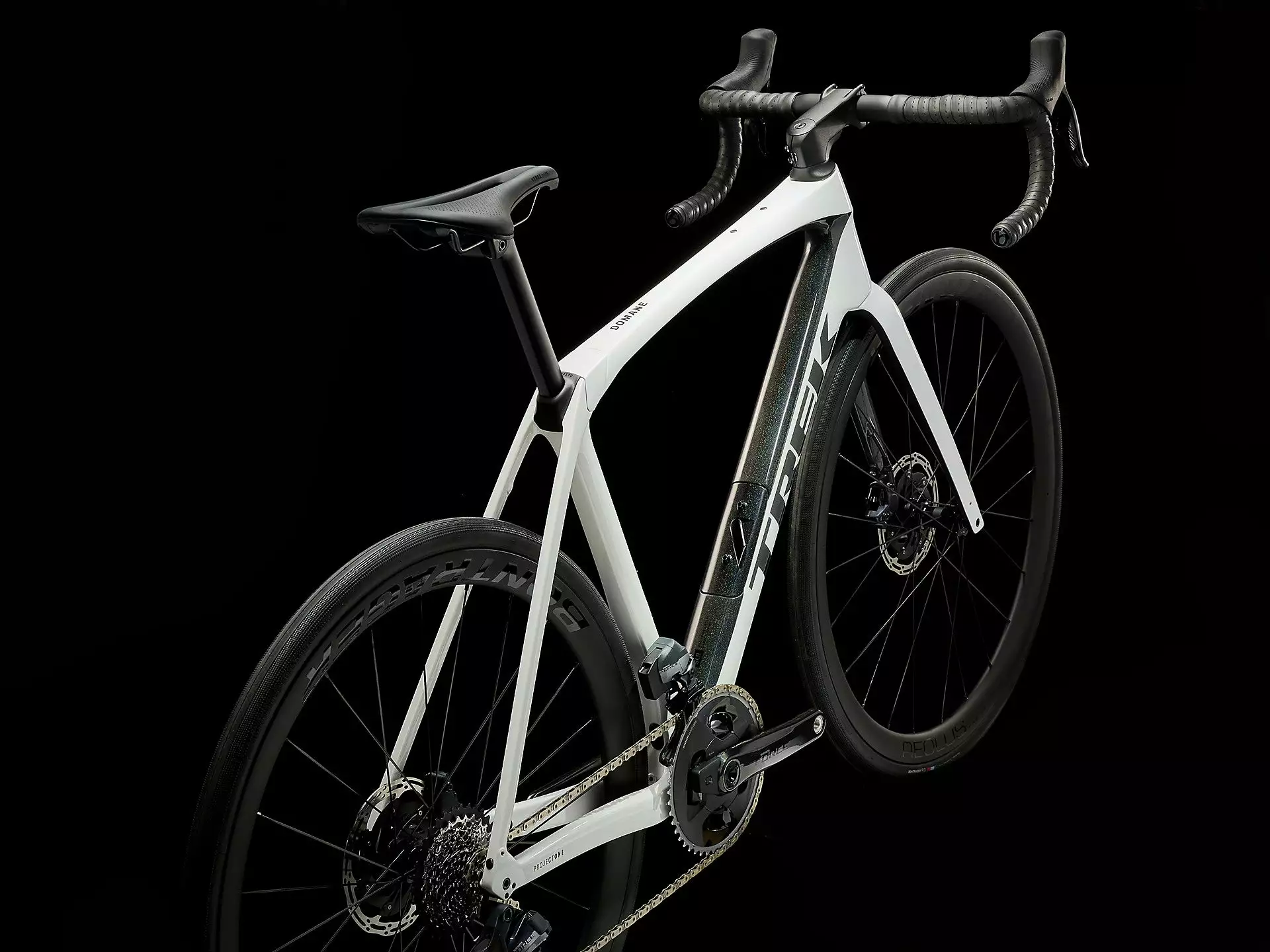 Trek Domane SLR 7 AXS Gen 4 (2023) - Image 14