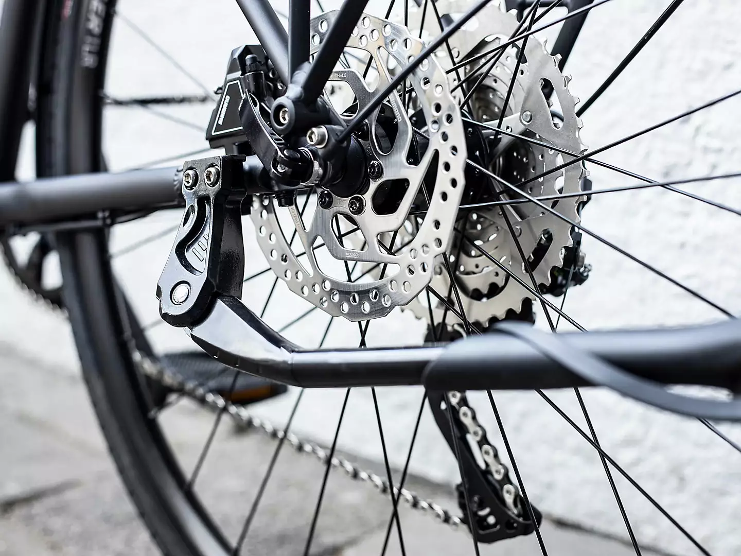 Trek FX 3 Disc Equipped Stagger (2023) - Image 11